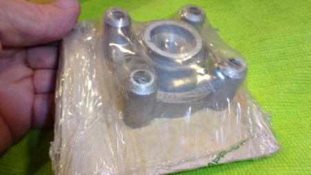 Neuer Zylinderkopf. Original Ersatzteil aus altem Lagerbestand - eine absolute Rarität !